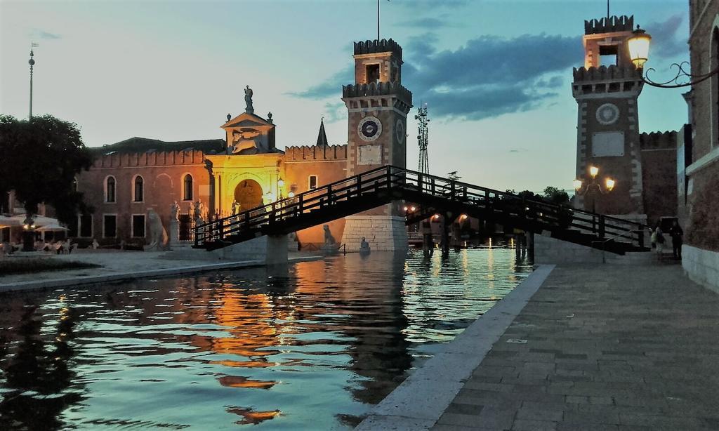 Appartamento Calle Dei Preti Veneţia Exterior foto