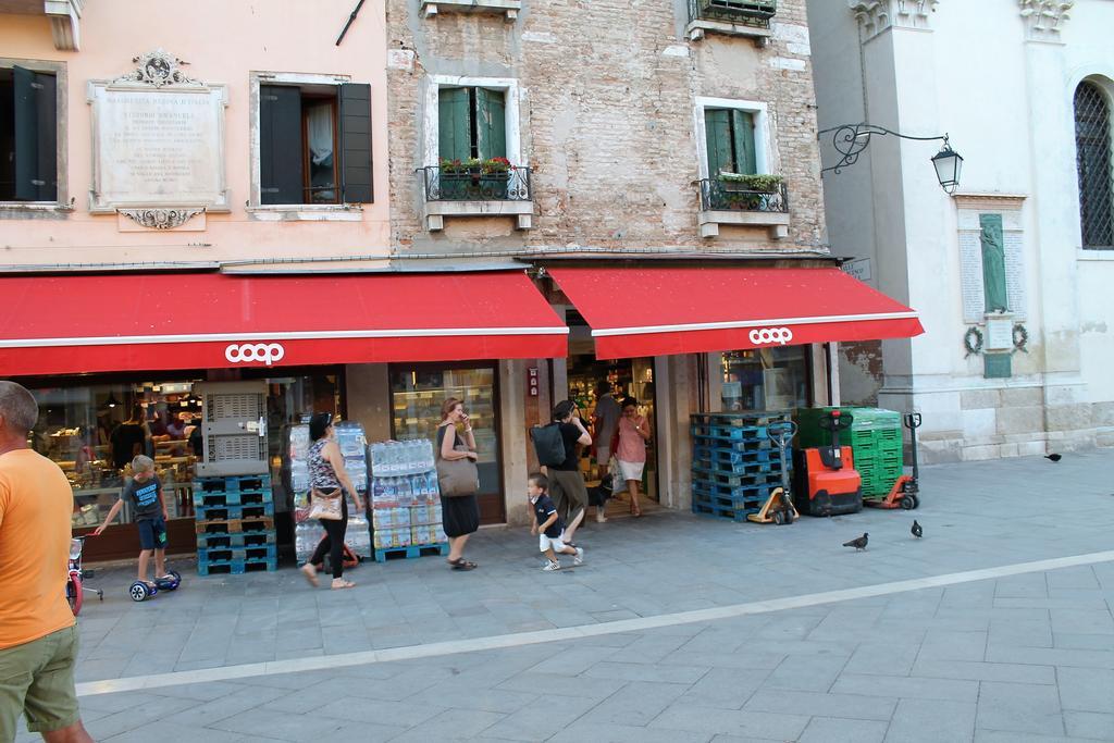 Appartamento Calle Dei Preti Veneţia Exterior foto
