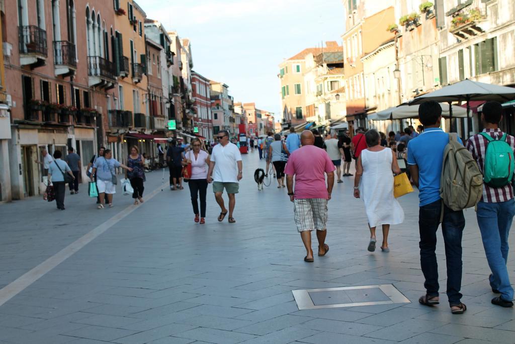 Appartamento Calle Dei Preti Veneţia Exterior foto