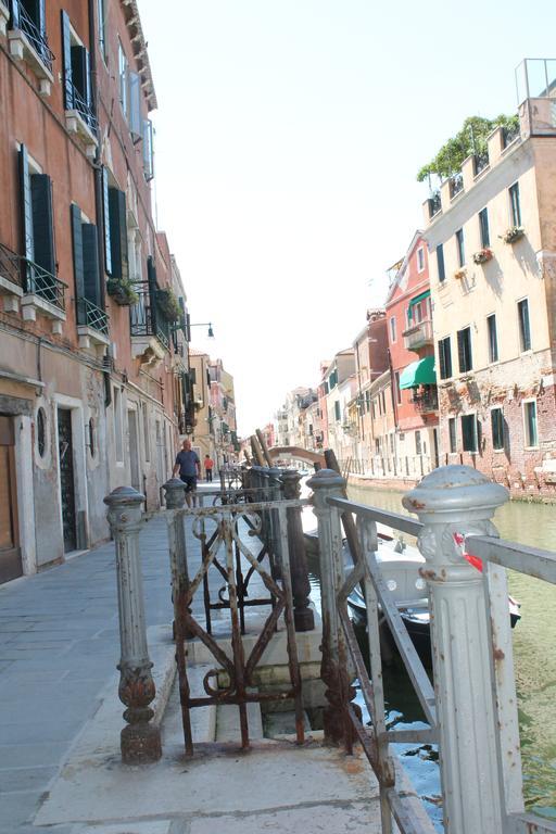 Appartamento Calle Dei Preti Veneţia Exterior foto